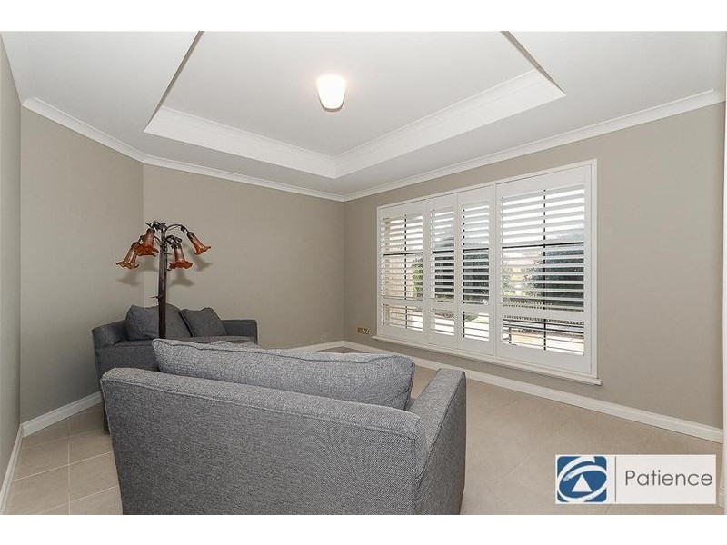 10 La Grange Loop, Currambine WA 6028