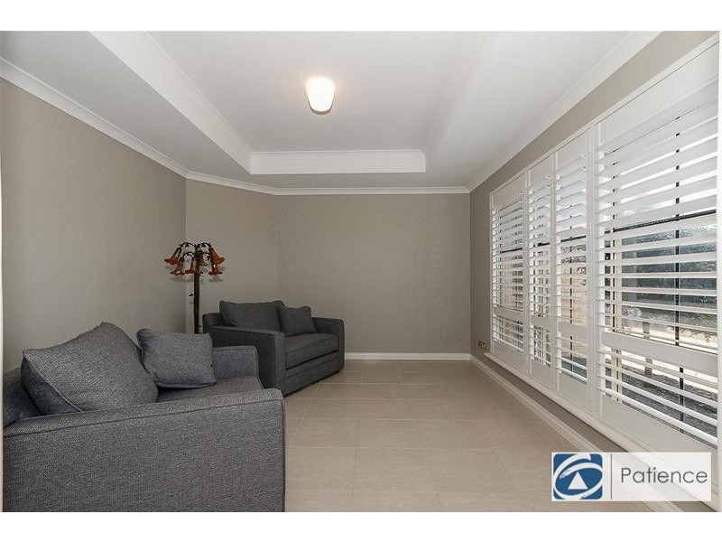 10 La Grange Loop, Currambine WA 6028