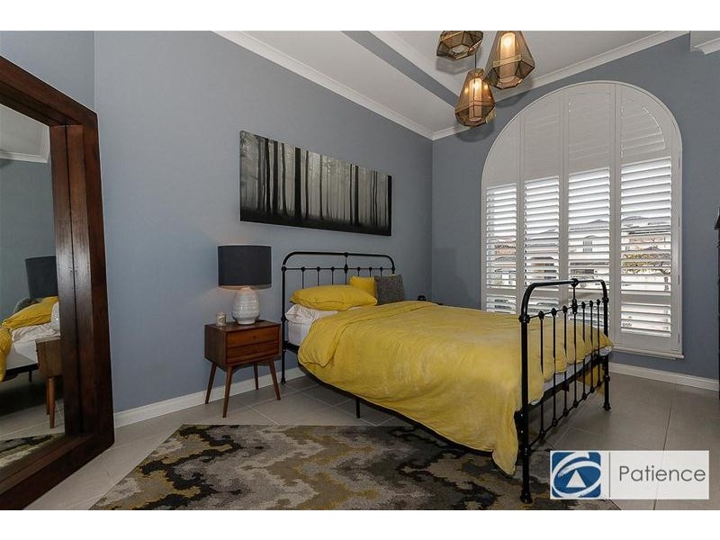 10 La Grange Loop, Currambine WA 6028