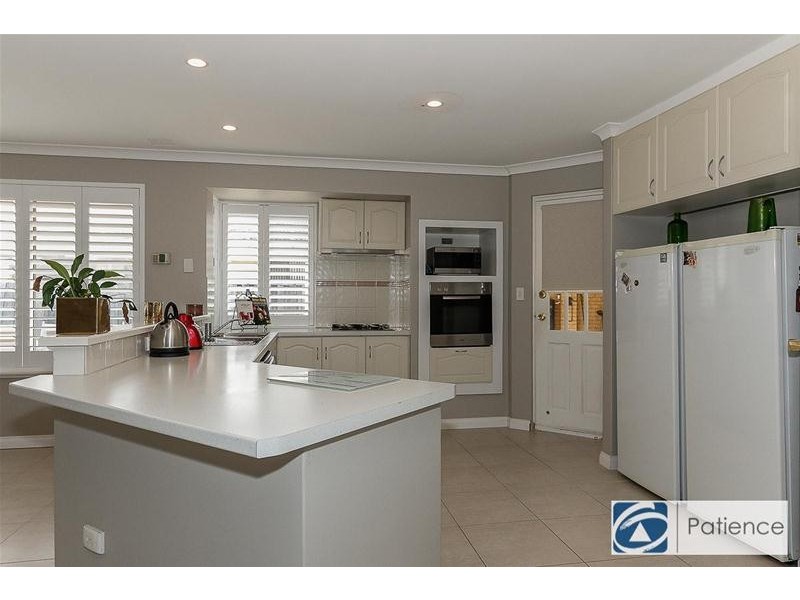 10 La Grange Loop, Currambine WA 6028