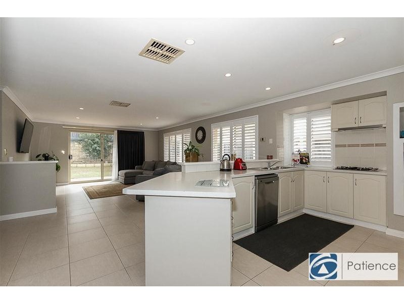 10 La Grange Loop, Currambine WA 6028