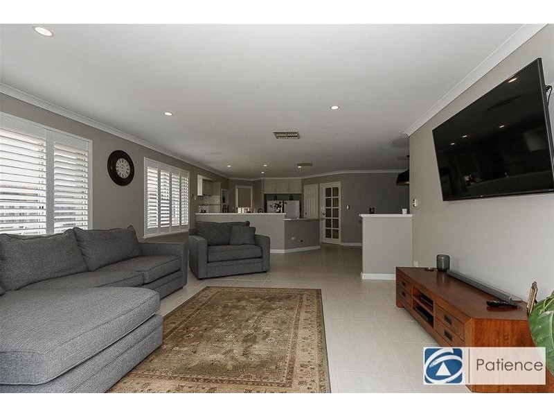10 La Grange Loop, Currambine WA 6028