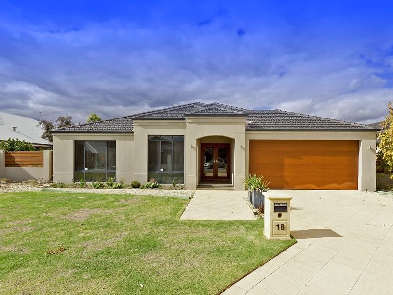 18 Grallina Way, Tapping WA 6065