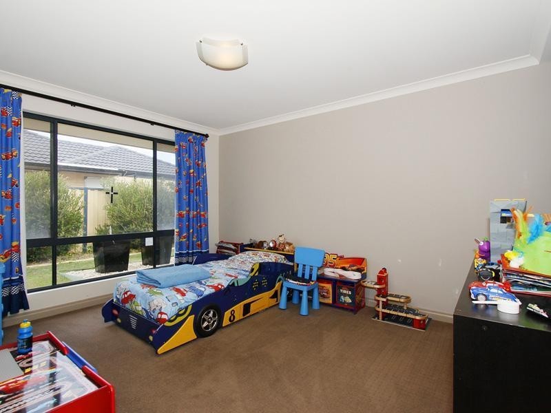 18 Grallina Way, Tapping WA 6065