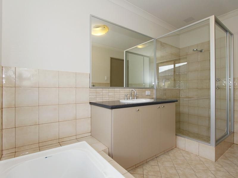 18 Grallina Way, Tapping WA 6065