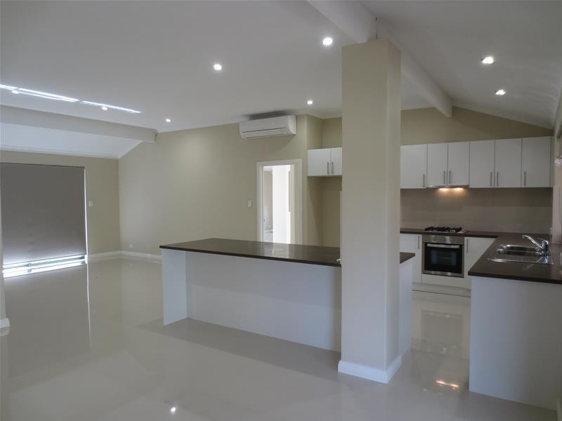 15 Golflinks Drive, Carramar WA 6031