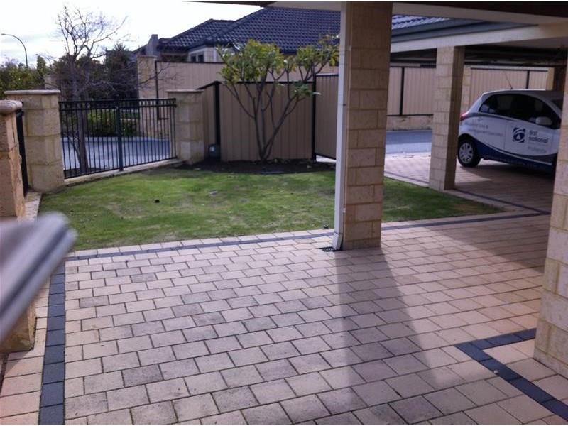 19 Lauderdale Ramble, Carramar WA 6031