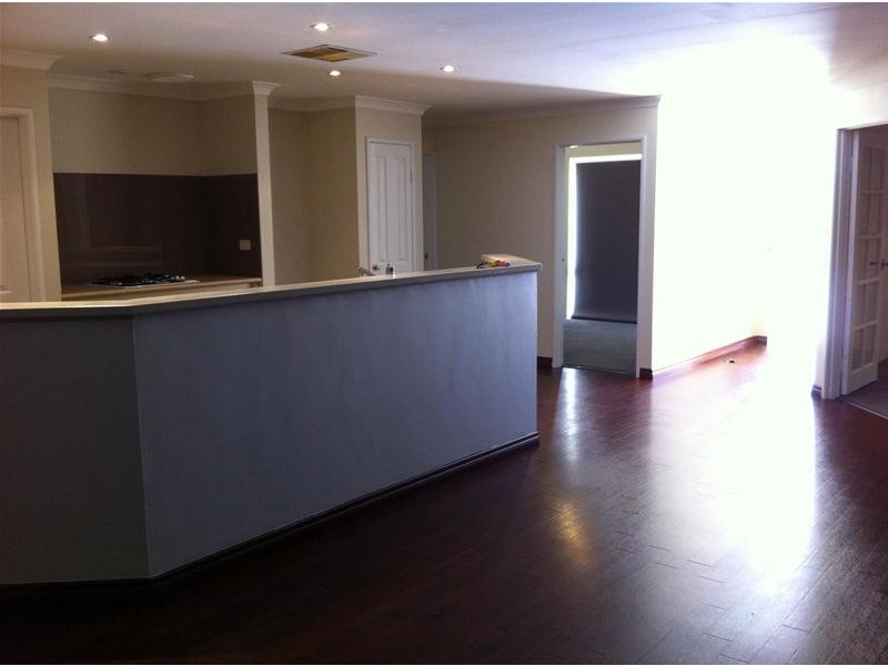 96 Houghton Drive, Carramar WA 6031