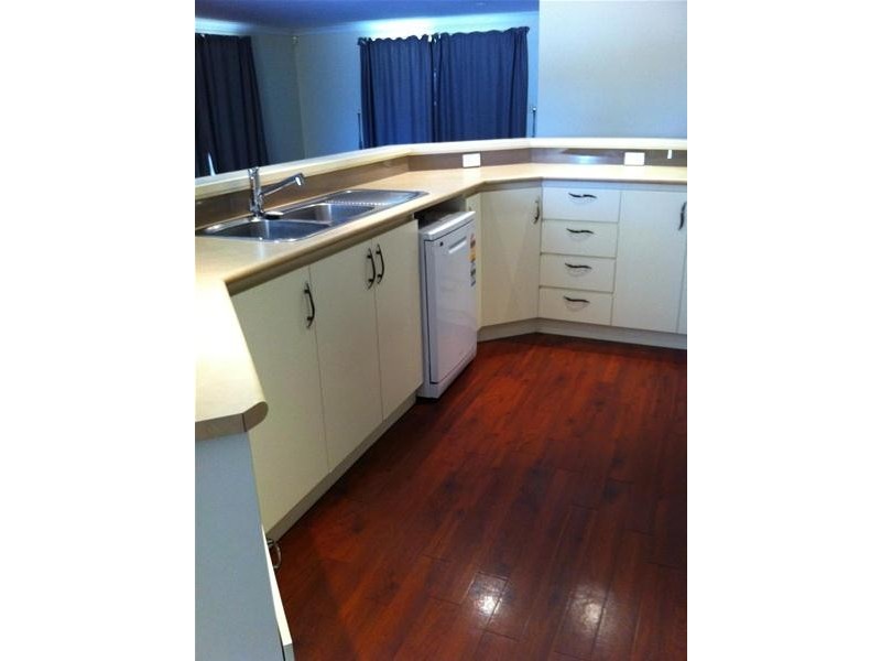 96 Houghton Drive, Carramar WA 6031