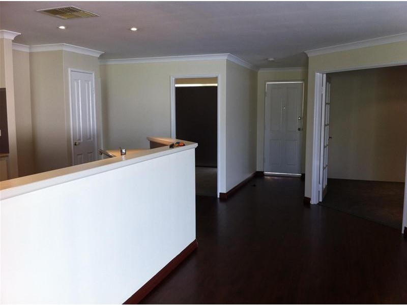 96 Houghton Drive, Carramar WA 6031