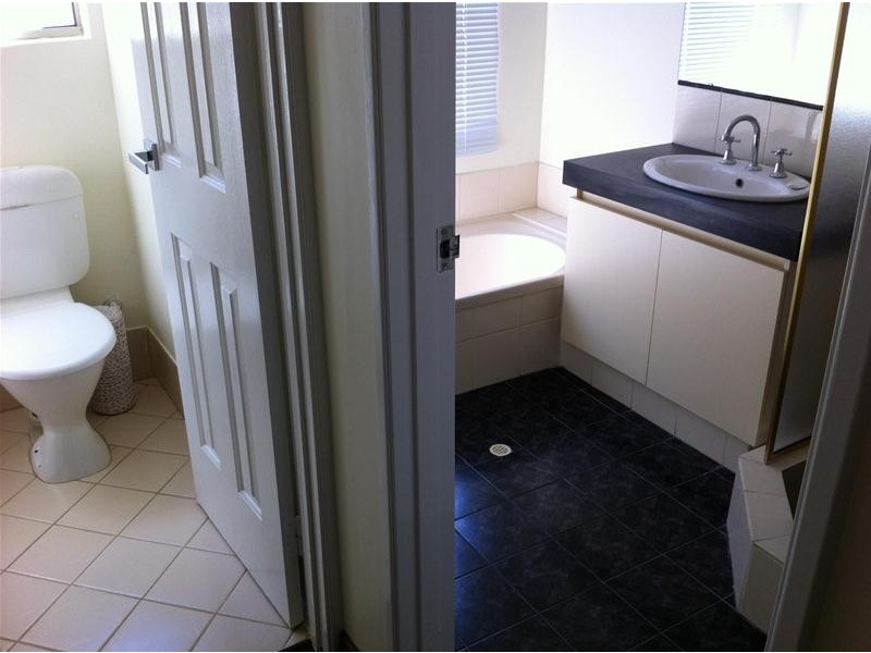 96 Houghton Drive, Carramar WA 6031