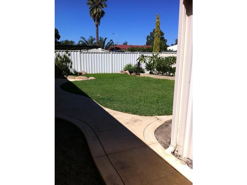 96 Houghton Drive, Carramar WA 6031