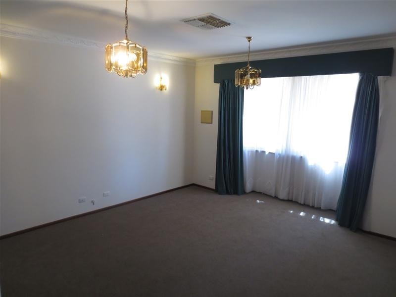 15 Monterey Drive, Woodvale WA 6026