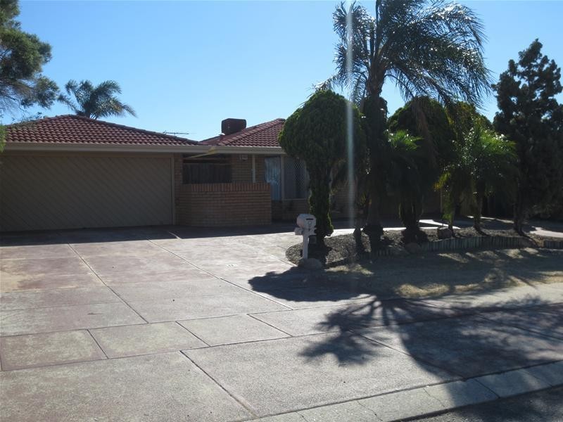 15 Monterey Drive, Woodvale WA 6026