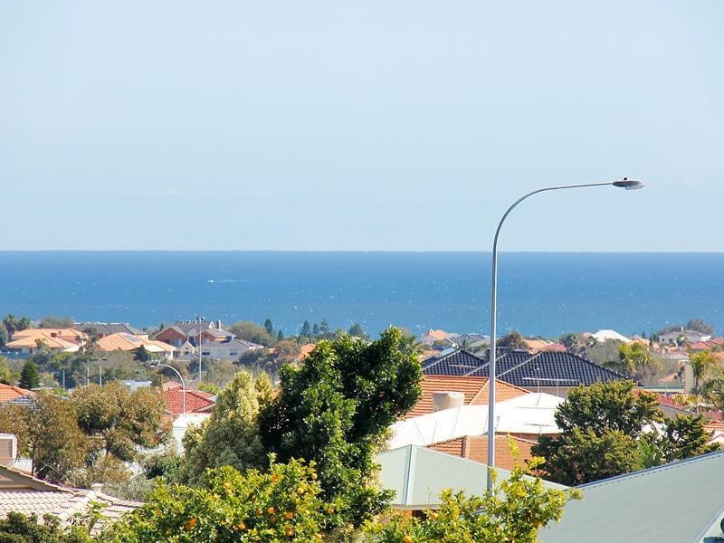 43 Canterbury Circle, Currambine WA 6028