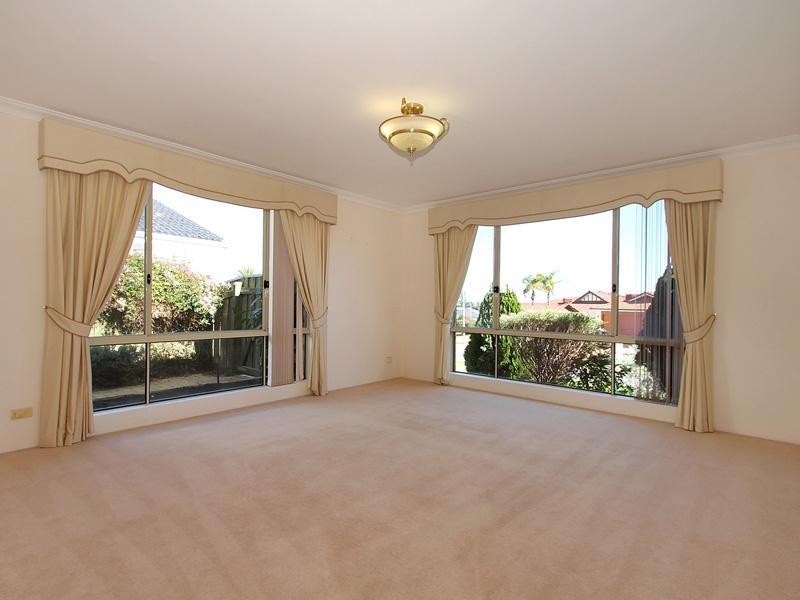 43 Canterbury Circle, Currambine WA 6028