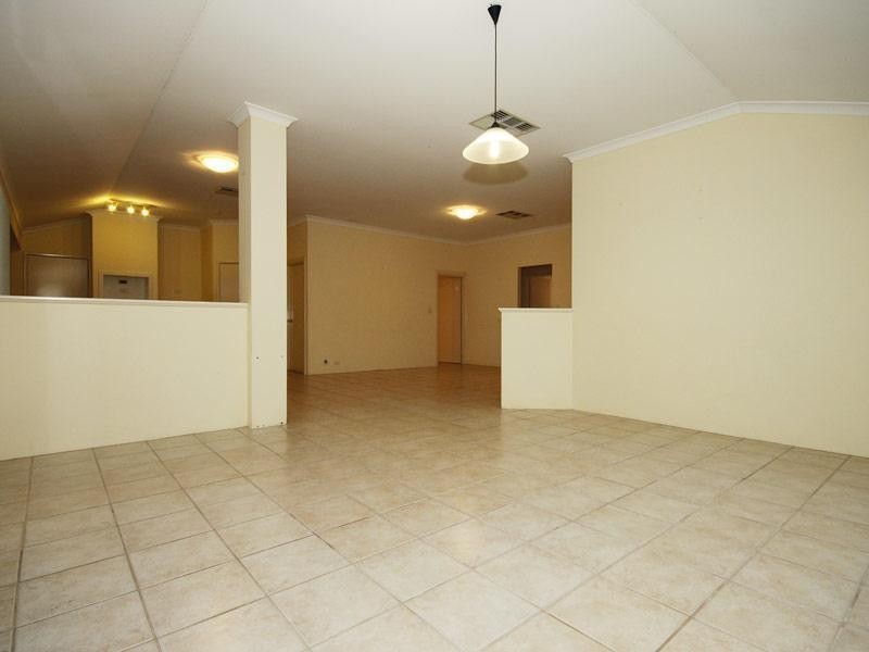 71 Ailsacraig Ramble, Kinross WA 6028