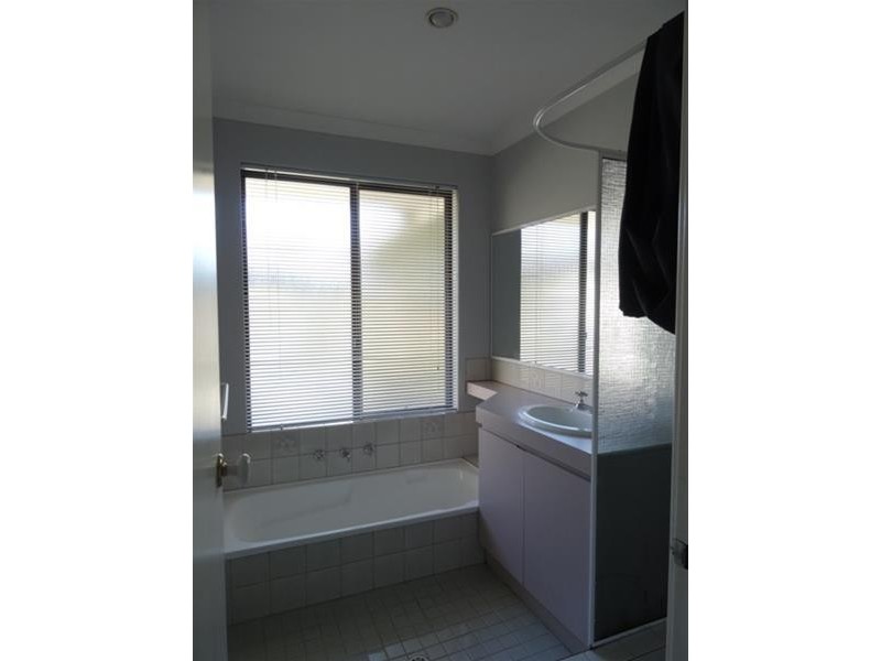 19 Honeyeater Glade, Huntingdale WA 6110