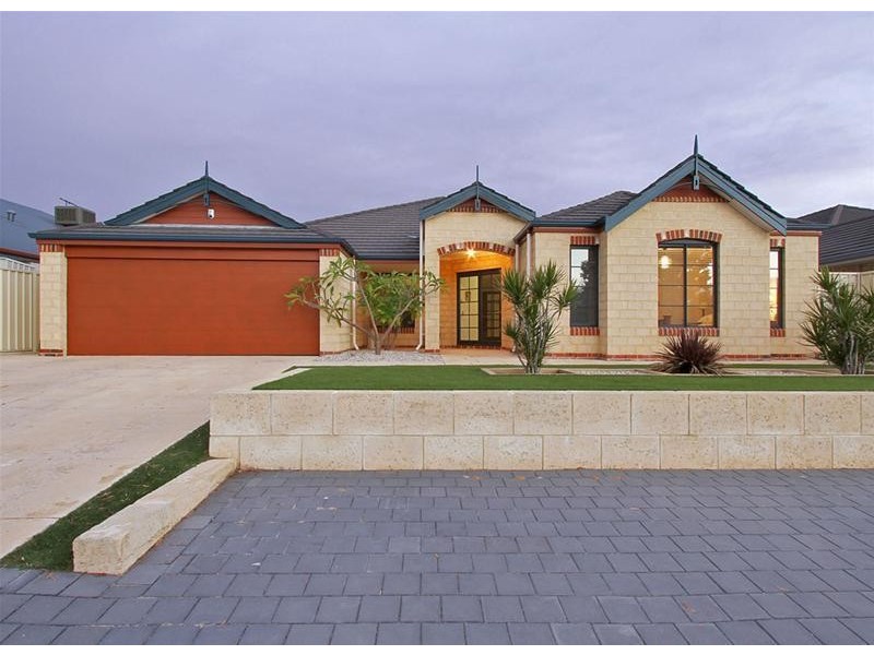 8 Ankuri Pass, Carramar WA 6031