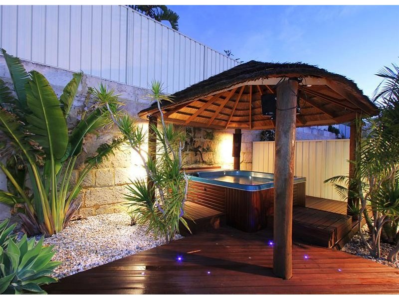 8 Ankuri Pass, Carramar WA 6031