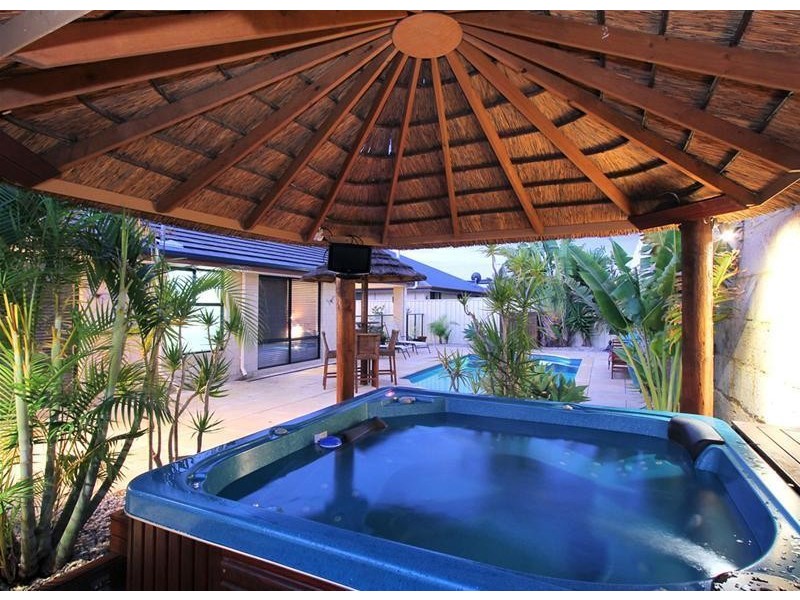 8 Ankuri Pass, Carramar WA 6031