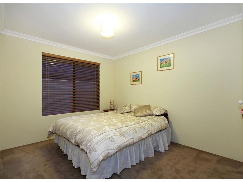 8 Ankuri Pass, Carramar WA 6031