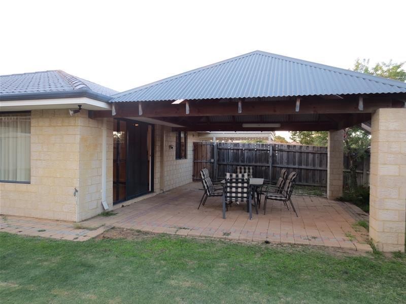 69 MacNaughton Crescent, Kinross WA 6028