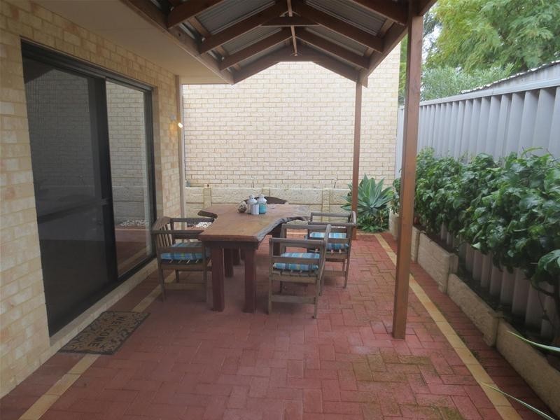 87A Rochester Circle, Balga WA 6061