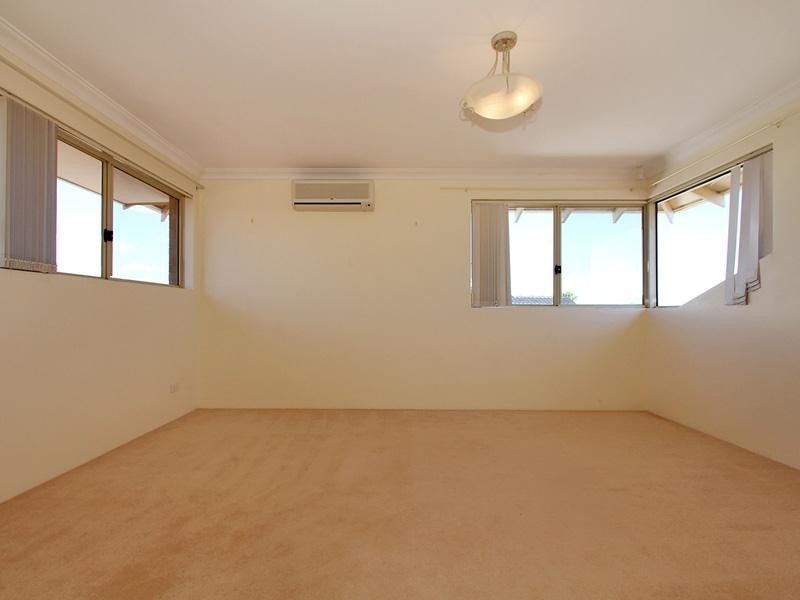 43 Canterbury Circle, Currambine WA 6028