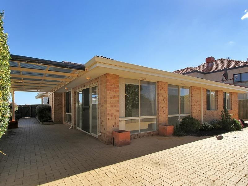 43 Canterbury Circle, Currambine WA 6028