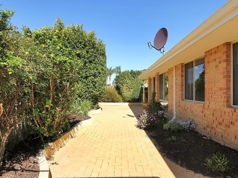 43 Canterbury Circle, Currambine WA 6028