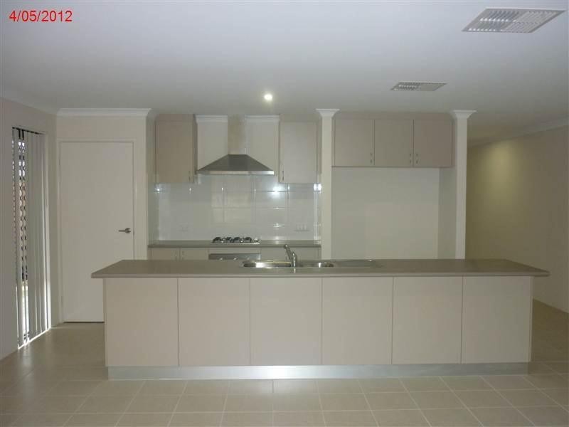 7 Greenslade Crescent, Ellenbrook WA 6069