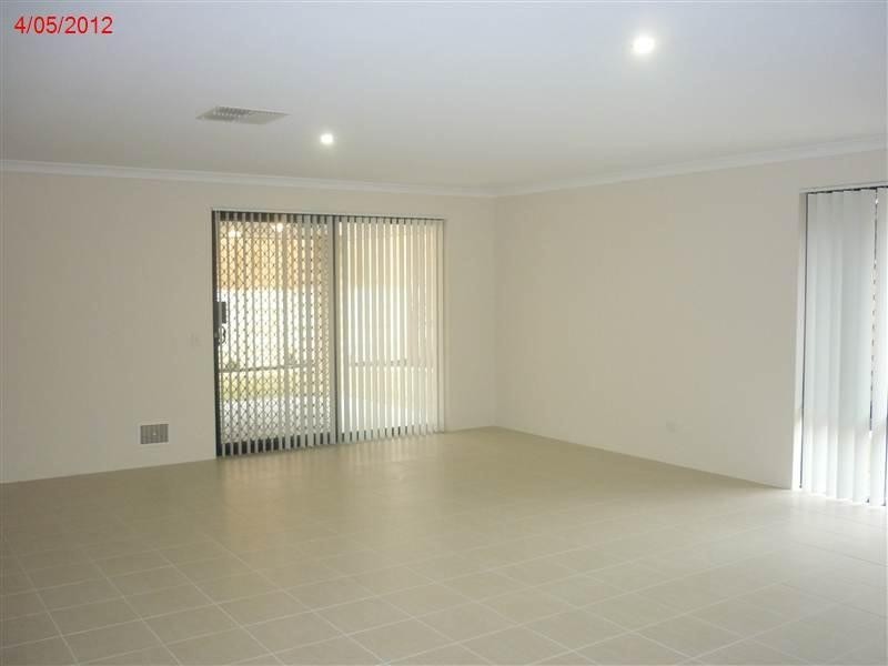 7 Greenslade Crescent, Ellenbrook WA 6069