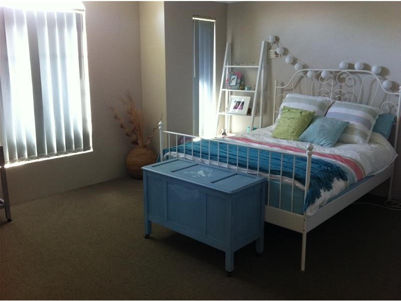 8 Goshawk Street, Tapping WA 6065