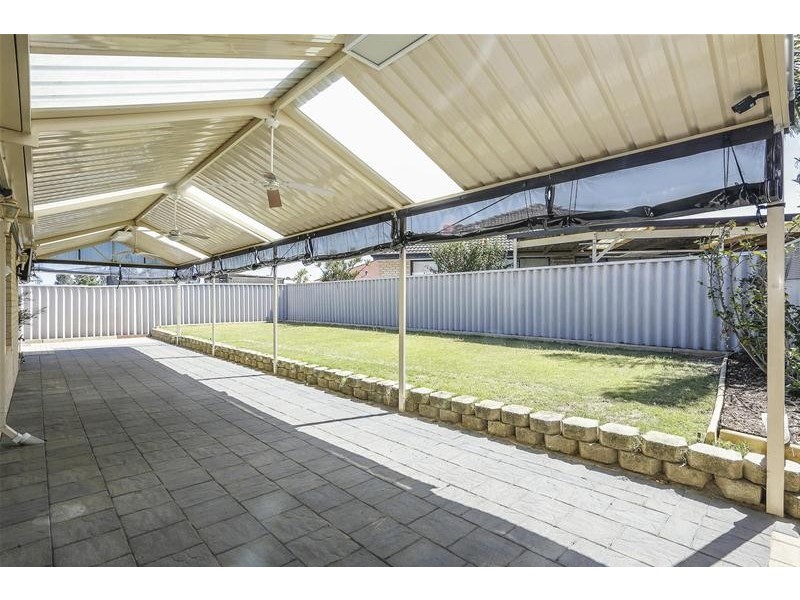 16 Beefwood Street, Banksia Grove WA 6031