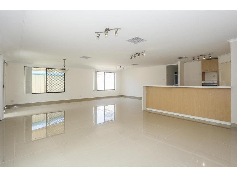 16 Beefwood Street, Banksia Grove WA 6031