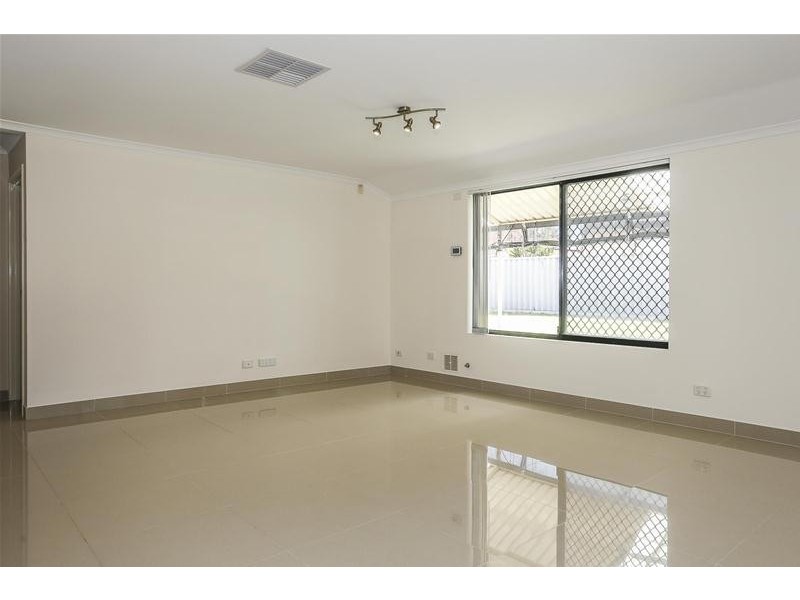 16 Beefwood Street, Banksia Grove WA 6031