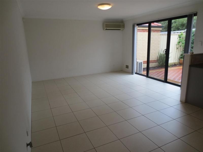 4/11 Arnold Place, Balga WA 6061