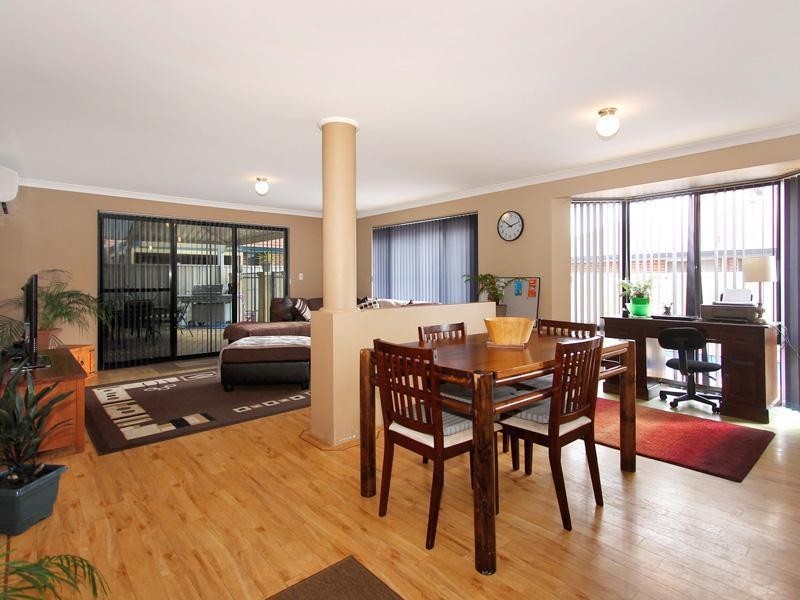 10 Karoo Way, Pearsall WA 6065