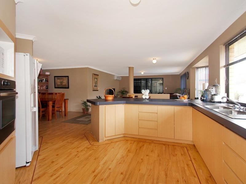 10 Karoo Way, Pearsall WA 6065