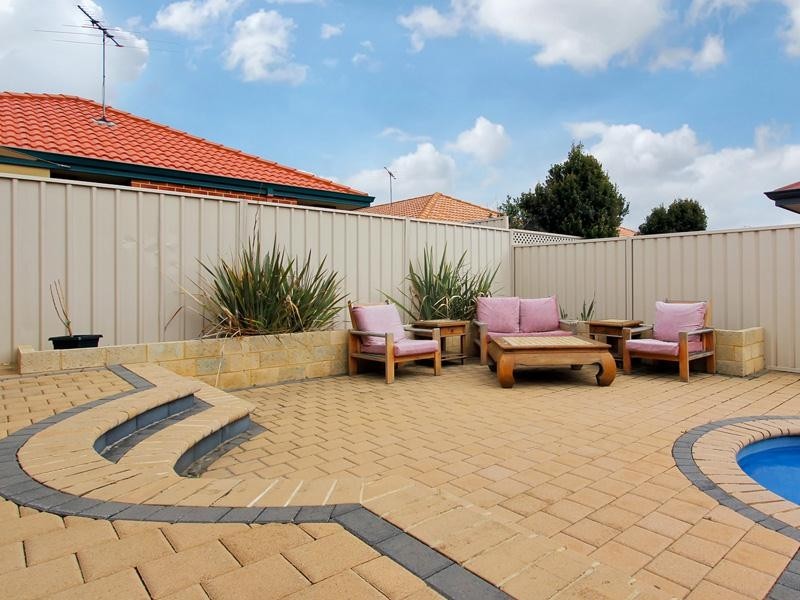 10 Karoo Way, Pearsall WA 6065