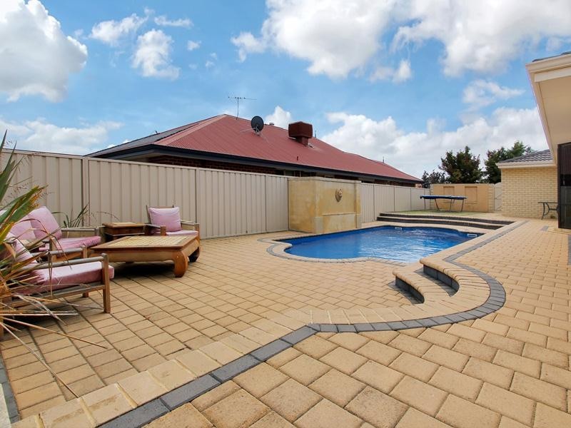 10 Karoo Way, Pearsall WA 6065