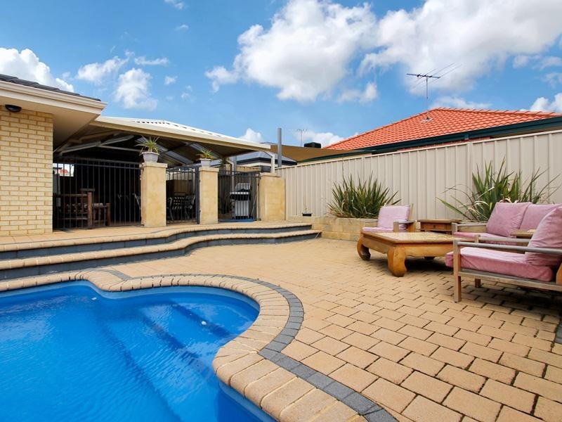 10 Karoo Way, Pearsall WA 6065