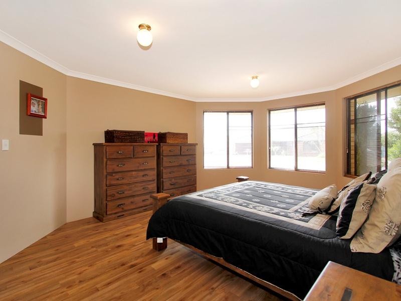 10 Karoo Way, Pearsall WA 6065