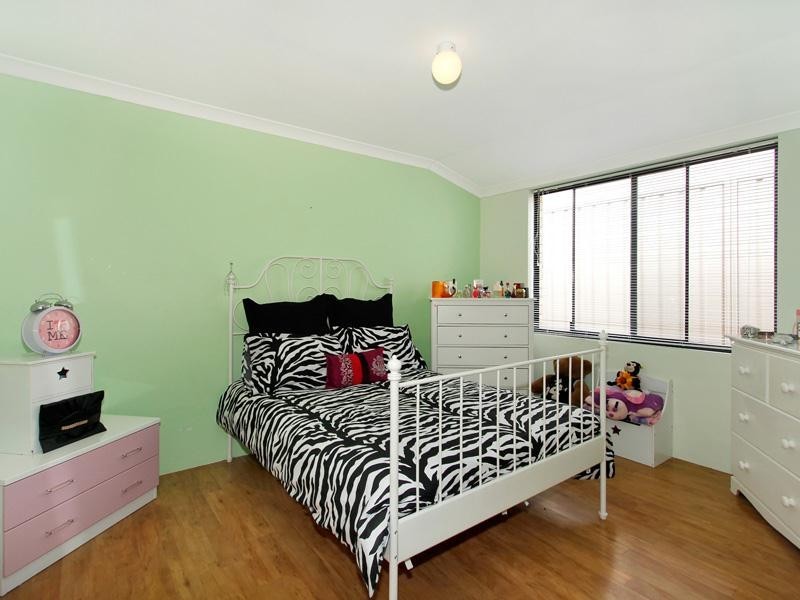 10 Karoo Way, Pearsall WA 6065