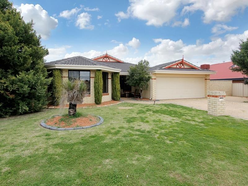 10 Karoo Way, Pearsall WA 6065