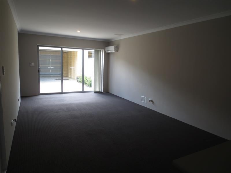 22 Nashville Loop, Currambine WA 6028