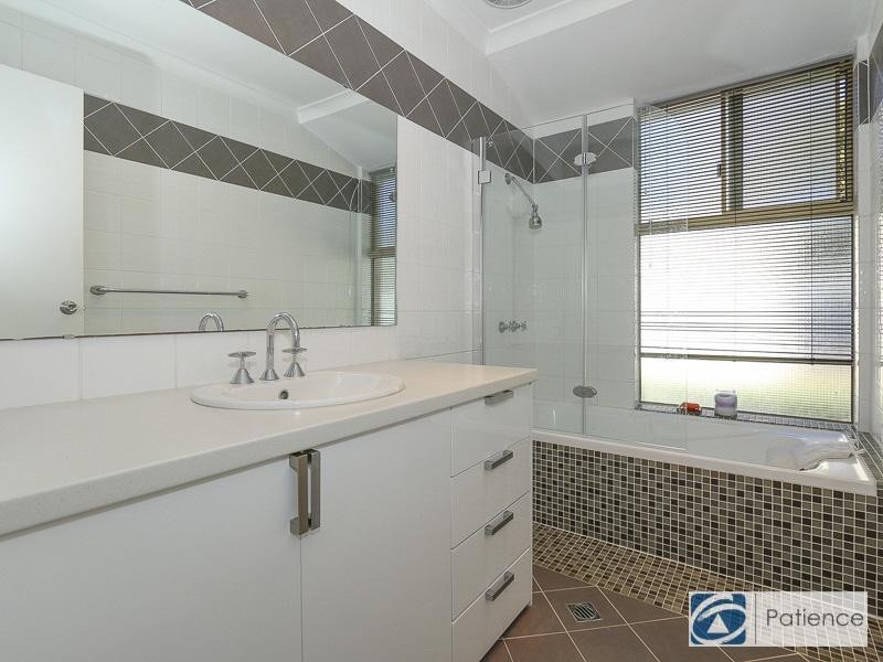 36 Manapouri Meander, Joondalup WA 6027