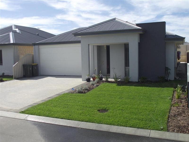 6 Yacht Way, Two Rocks WA 6037