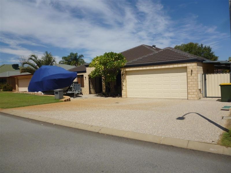 11 Monaltrie Loop, Carramar WA 6031